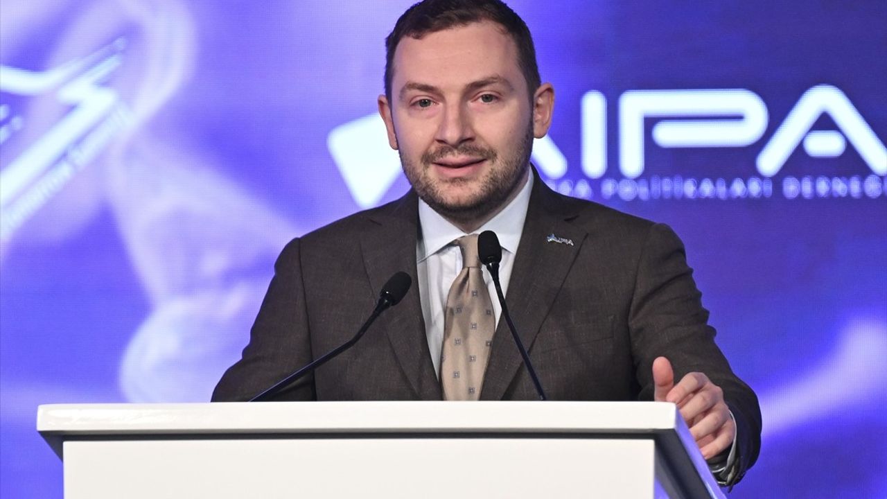 Tarım ve Orman Bakanı Yumaklı, AI Tomorrow Summit 2025'te Yapay Zeka ve Tarımı Vurguladı