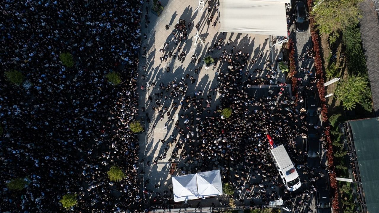 TBMM Başkanvekili Sırrı Süreyya Önder Son Yolculuğuna Uğurlandı