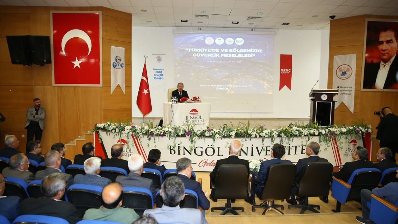 TBMM Savunma Komisyonu Başkanı Akar'dan Önemli Açıklamalar