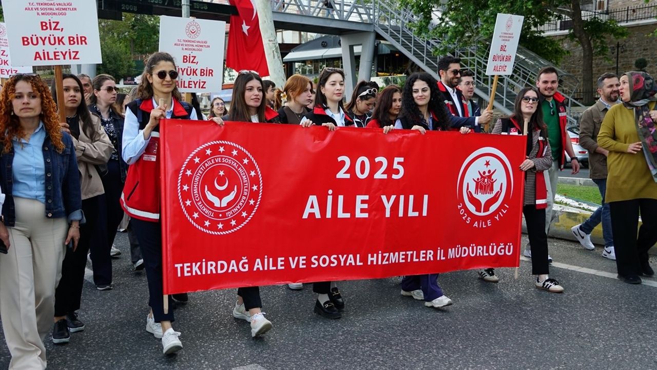 Tekirdağ'da Aile Haftası Yürüyüşü Gerçekleştirildi
