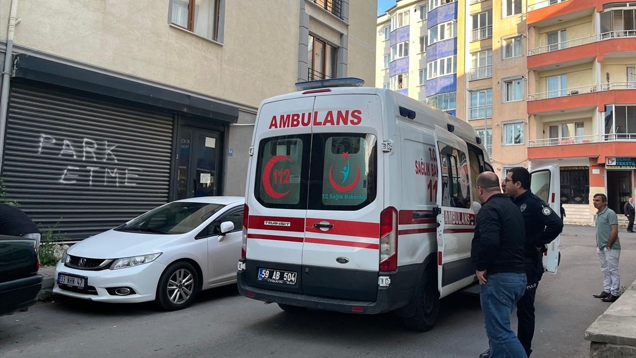Tekirdağ'da Balkondan Düşen Çocuk Hastaneye Kaldırıldı