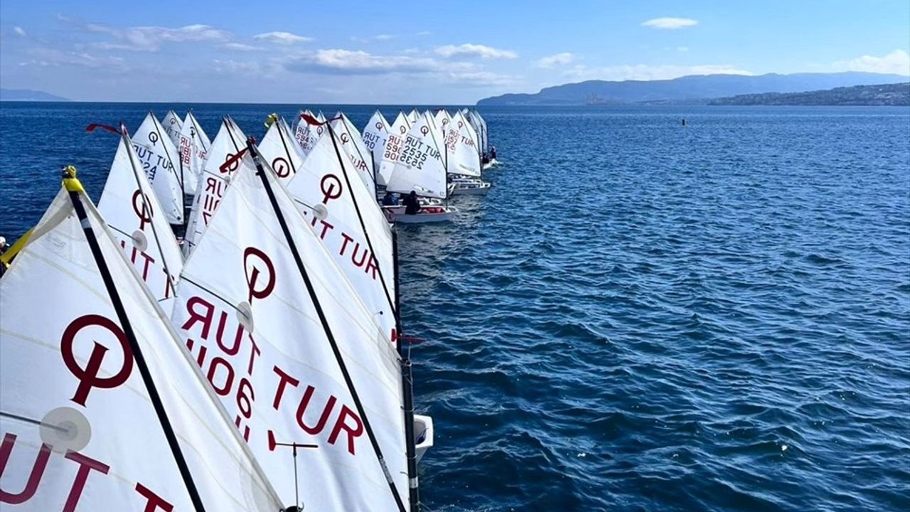 Tekirdağ'da Gençlik ve Spor Bayramı Yelken Yarışları Yapıldı