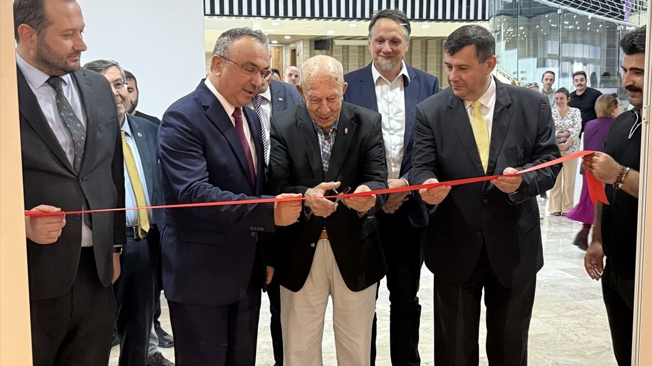 Tekirdağ'da Milan Radisics'in Su Yolları Sergisi Açıldı