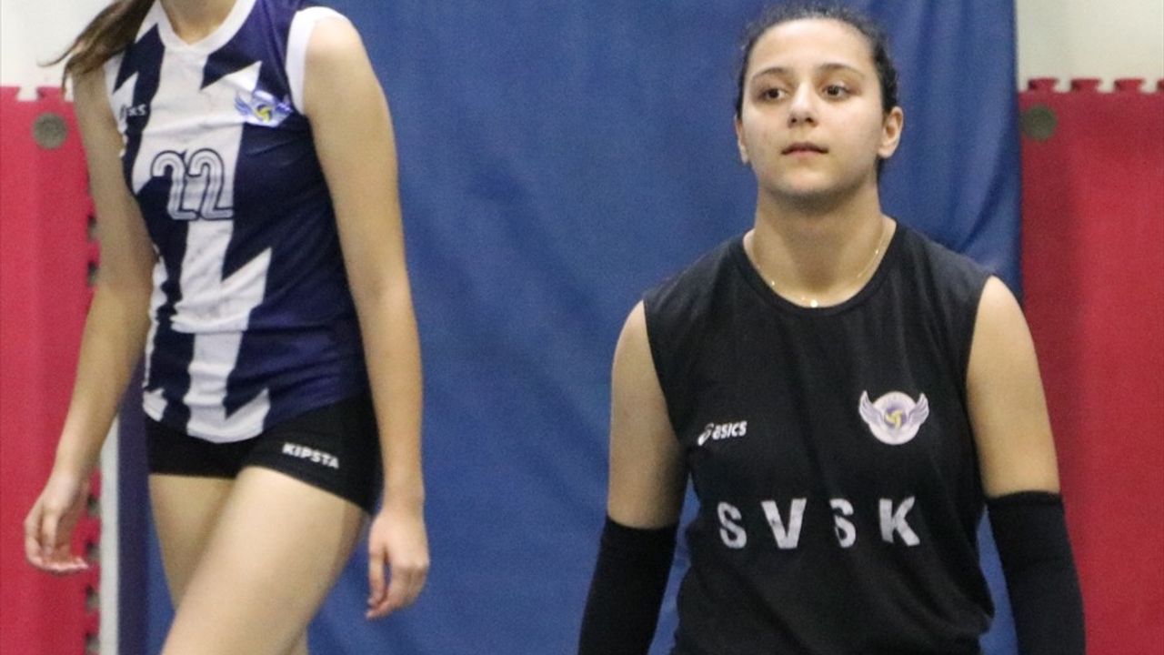 Tekirdağ'ın İkiz Voleybolcuları Milli Forma İçin Çalışıyor
