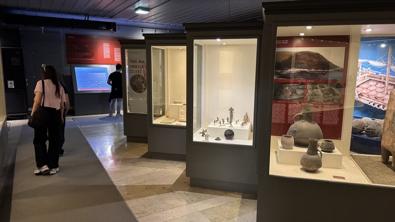 Tekirdağ Müzesi'nde Kybele Heykeli Göz Dolduruyor