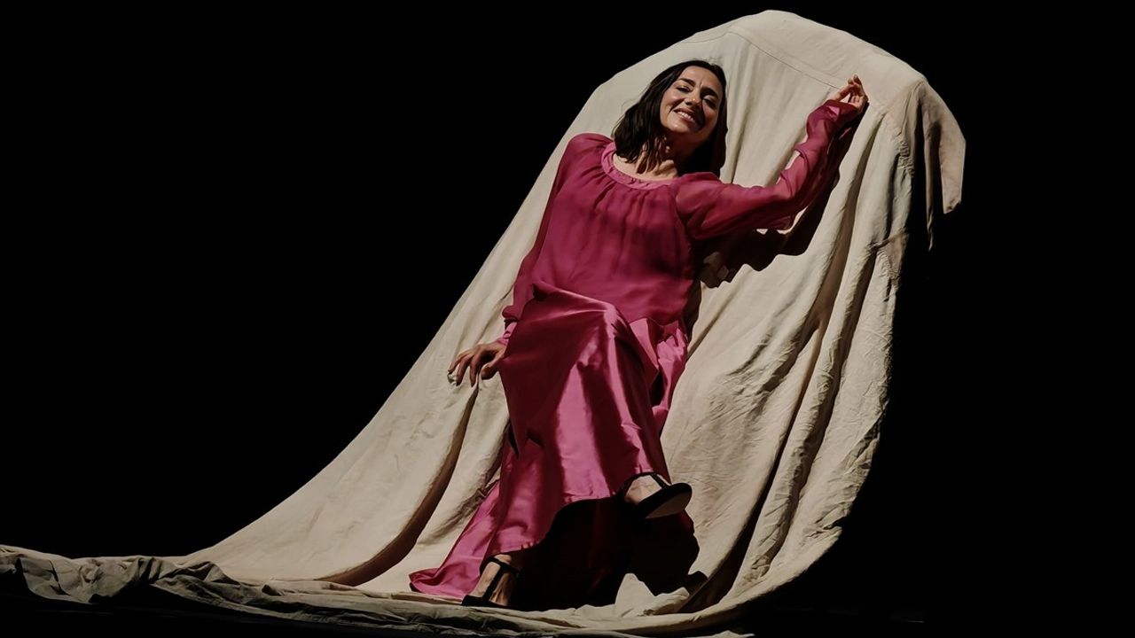 Trabzon'da 25. Uluslararası Karadeniz Tiyatro Festivali Coşkusu