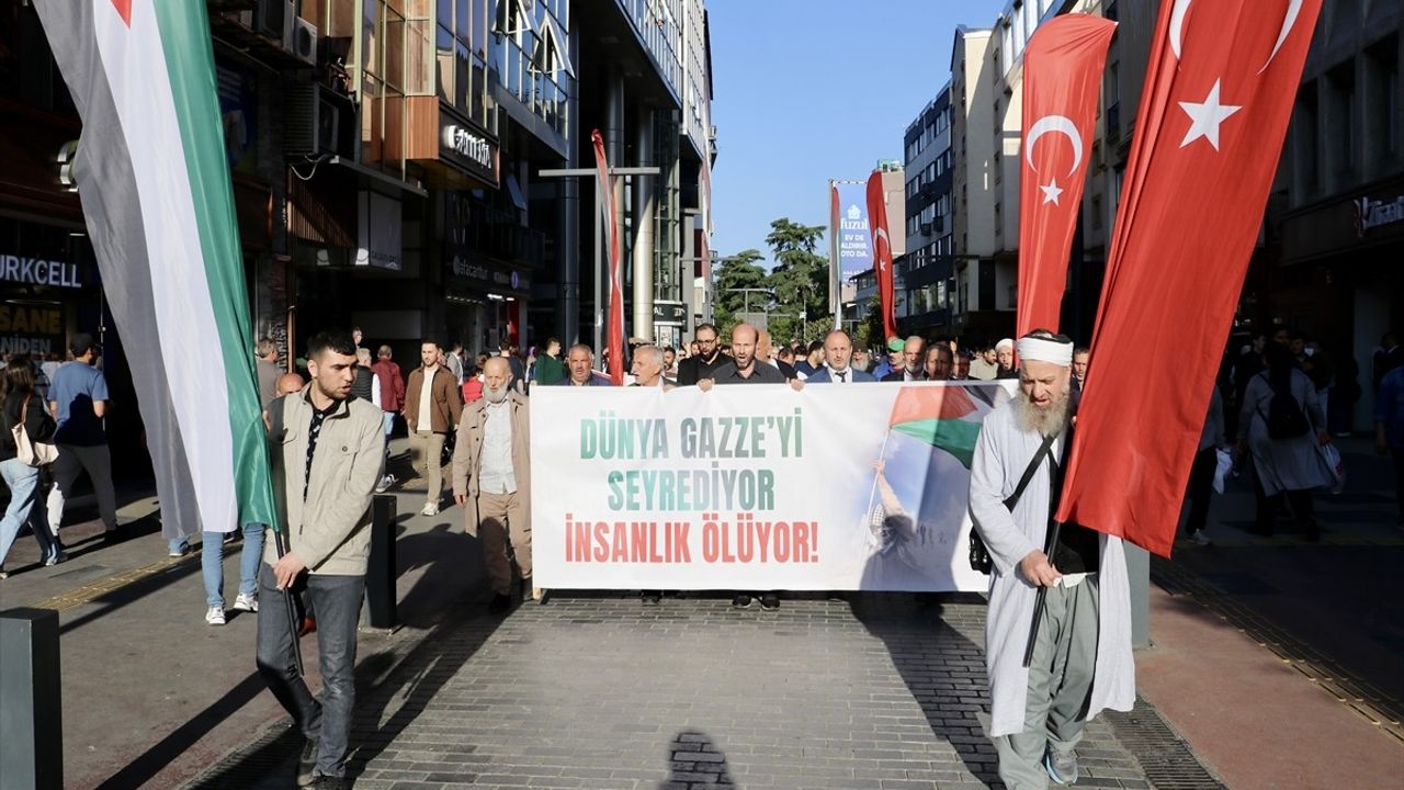 Trabzon'da Filistin İçin Destek Yürüyüşü Düzenlendi