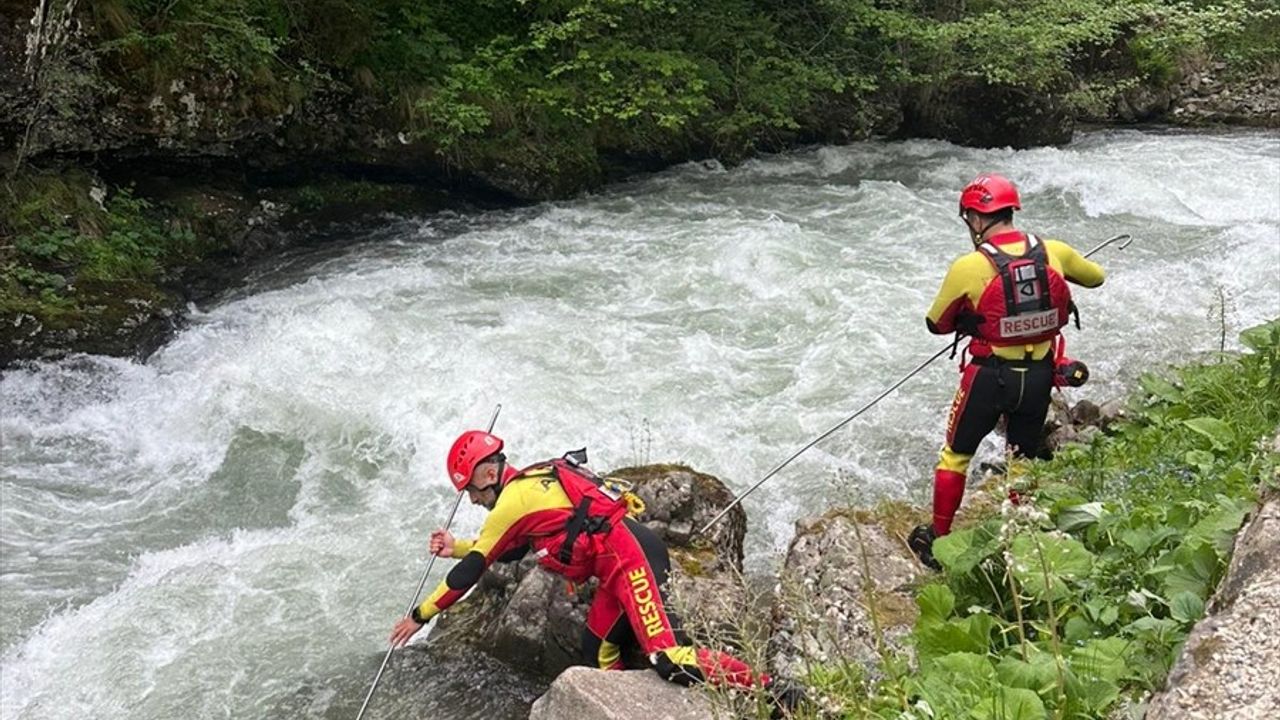 Trabzon'da Kaybolan Çocuk İçin Arama Çalışmaları Başlatıldı