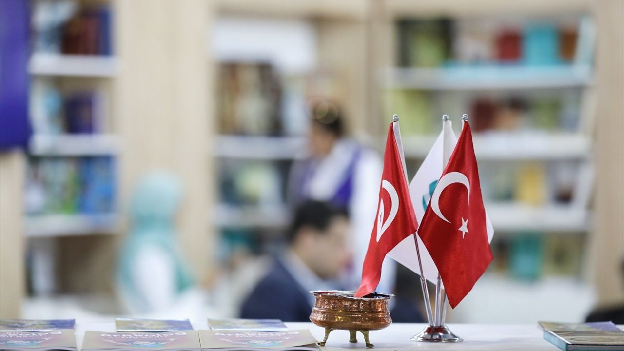 Tunus Uluslararası Kitap Fuarı'nda Türkiye Ulusal Standı İlk Defa Açıldı
