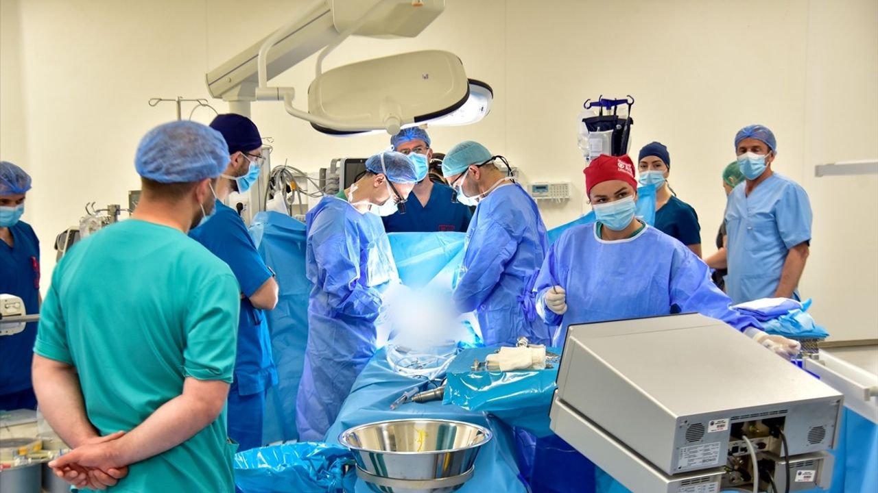 Türk Doktorlar Kosova'da Kalp Ameliyatları Yapacak
