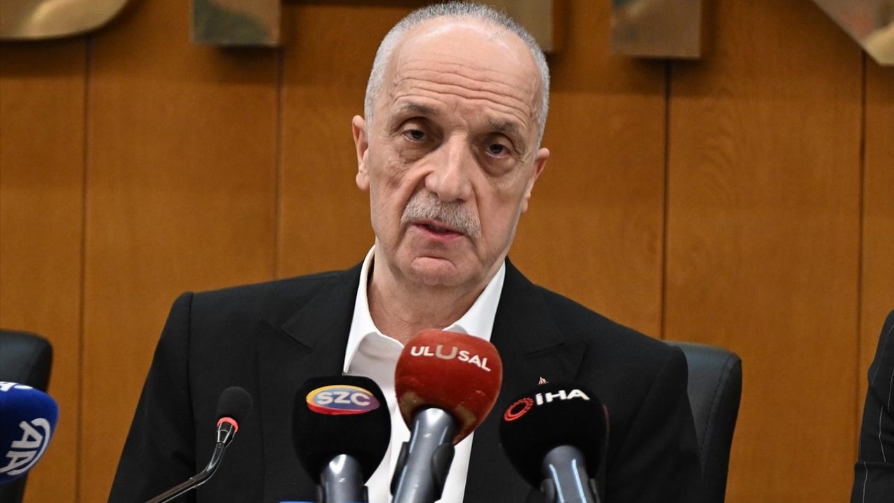 TÜRK-İŞ Genel Başkanı Atalay'dan Basın Toplantısı