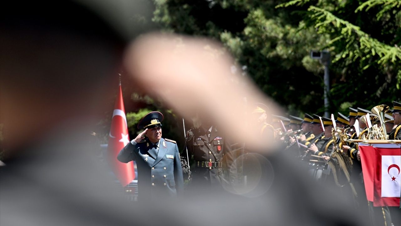Türk ve Kazak Genelkurmay Başkanları Bir Araya Geldi