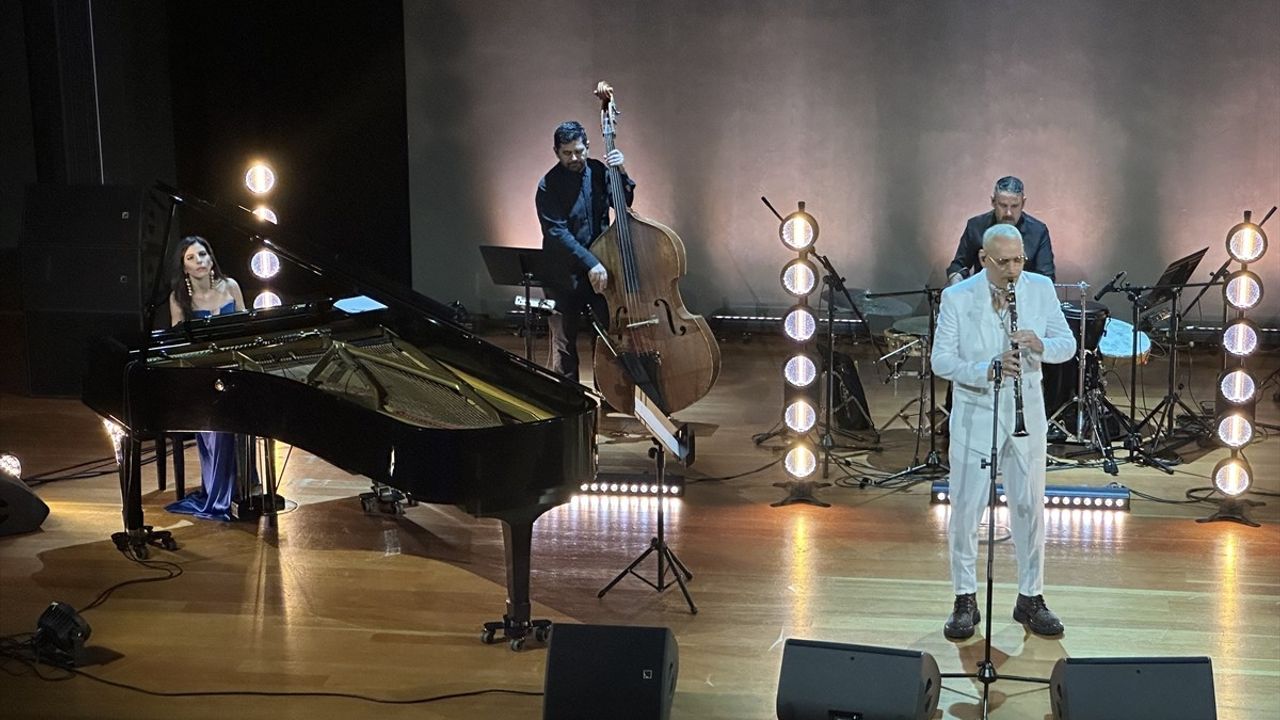 Türk ve Yunan Sanatçılardan Ortak Konser Atina'da Gerçekleşti
