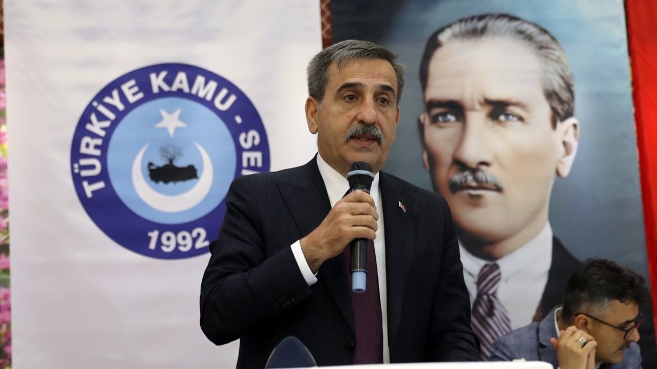 Türkiye Kamu-Sen Genel Başkanı Önder Kahveci'den Vatan Vurgusu