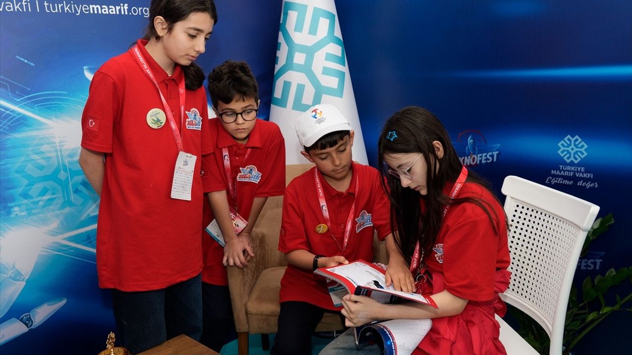 Türkiye Maarif Vakfı Öğrencileri TEKNOFEST KKTC'de Başarı Elde Etti