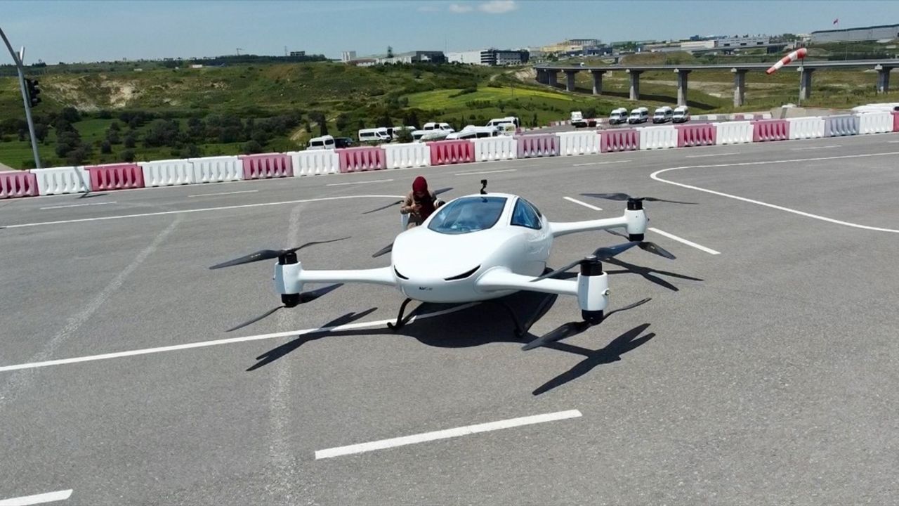 Türkiye'nin İki Kişilik Elektrikli Uçan Araba Hedefi: 2026