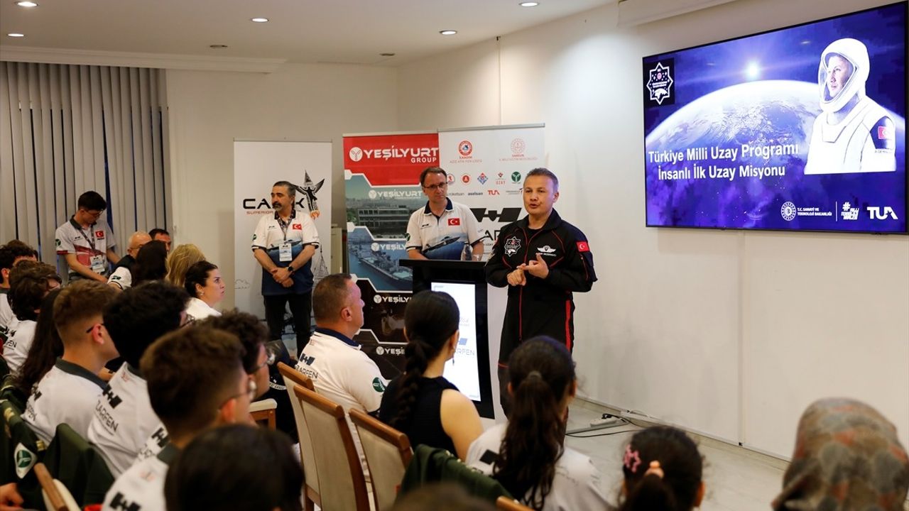 Türkiye'nin İlk Astronotu Alper Gezeravcı, Samsun'da Öğrencilerle Buluştu