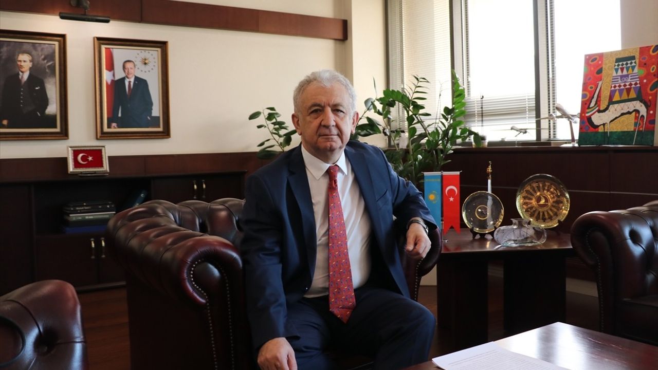 Türkiye ve Kazakistan Arasındaki İlişkiler Gelişiyor