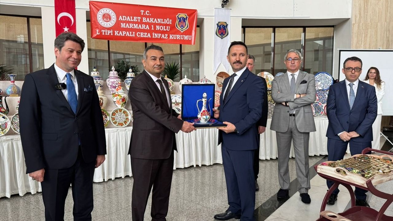 Tutuklu ve Hükümlülerin El Ürünleri Sergisi Bakırköy Adliyesi'nde
