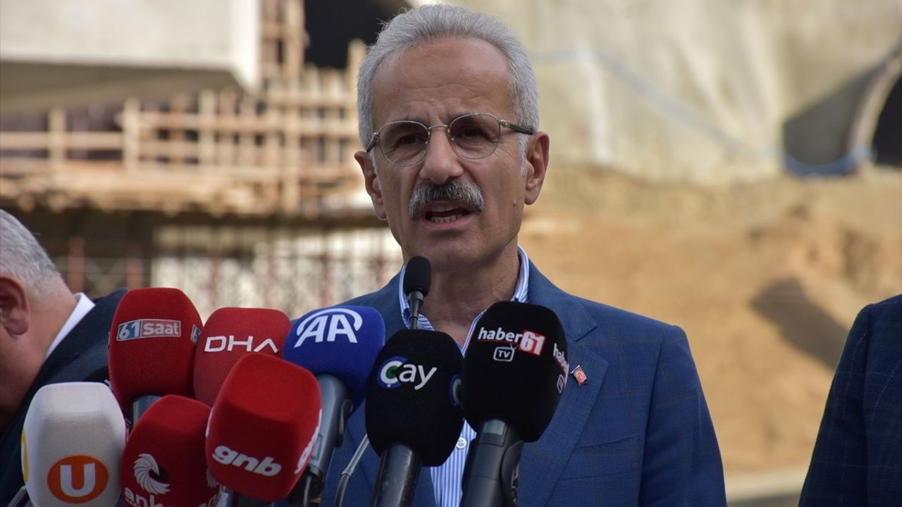 Ulaştırma ve Altyapı Bakanı Uraloğlu Trabzon'da Hedeflerini Açıkladı