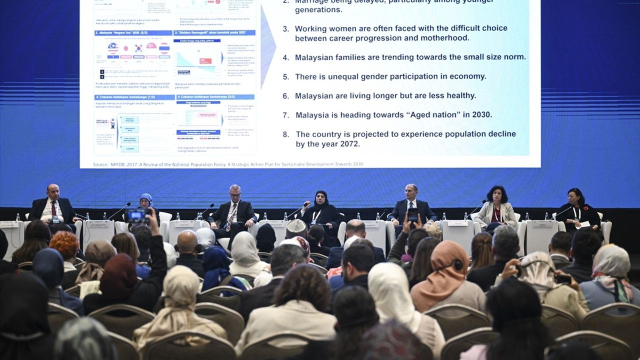 Uluslararası Aile Forumu'nda Nüfus Paneli Gerçekleşti