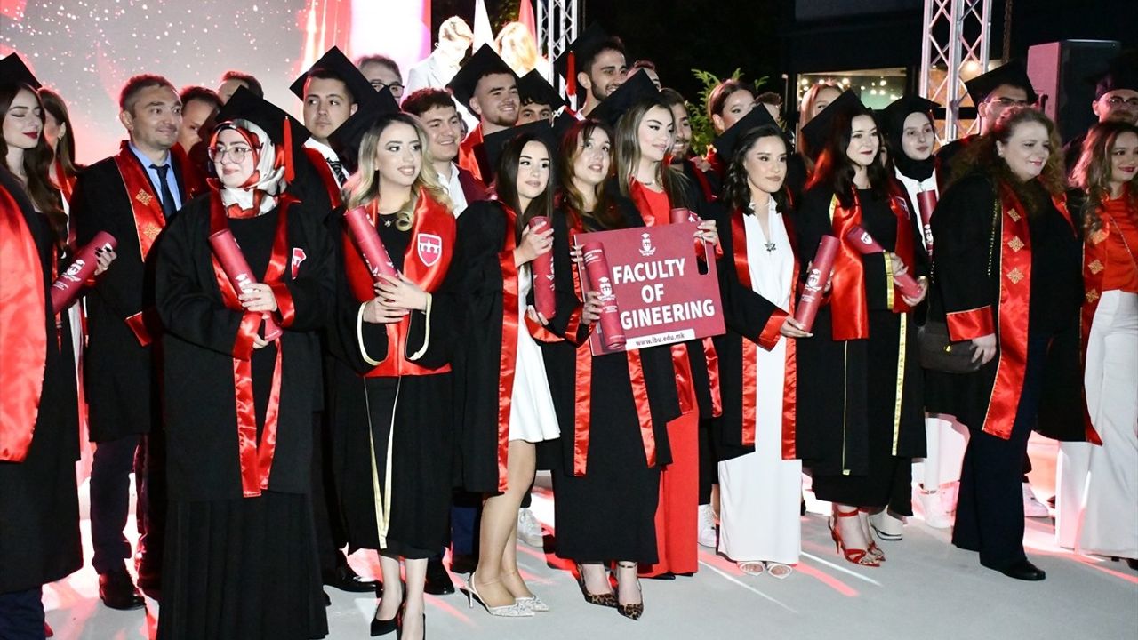 Uluslararası Balkan Üniversitesi'nde 15. Mezuniyet Töreni