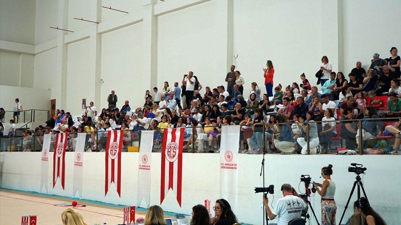 Uluslararası Golden Sun Ritmik Cimnastik Turnuvası Antalya'da Tamamlandı