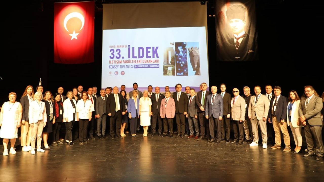 Uluslararası İletişim Fakülteleri Dekanları Toplantısı Çanakkale'de Başladı
