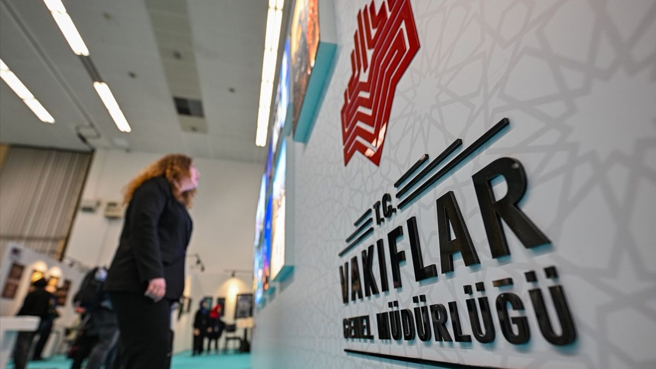 Uluslararası İslam Sanatları Fuarı'nda İslam Sanatları Eserleri Sergileniyor