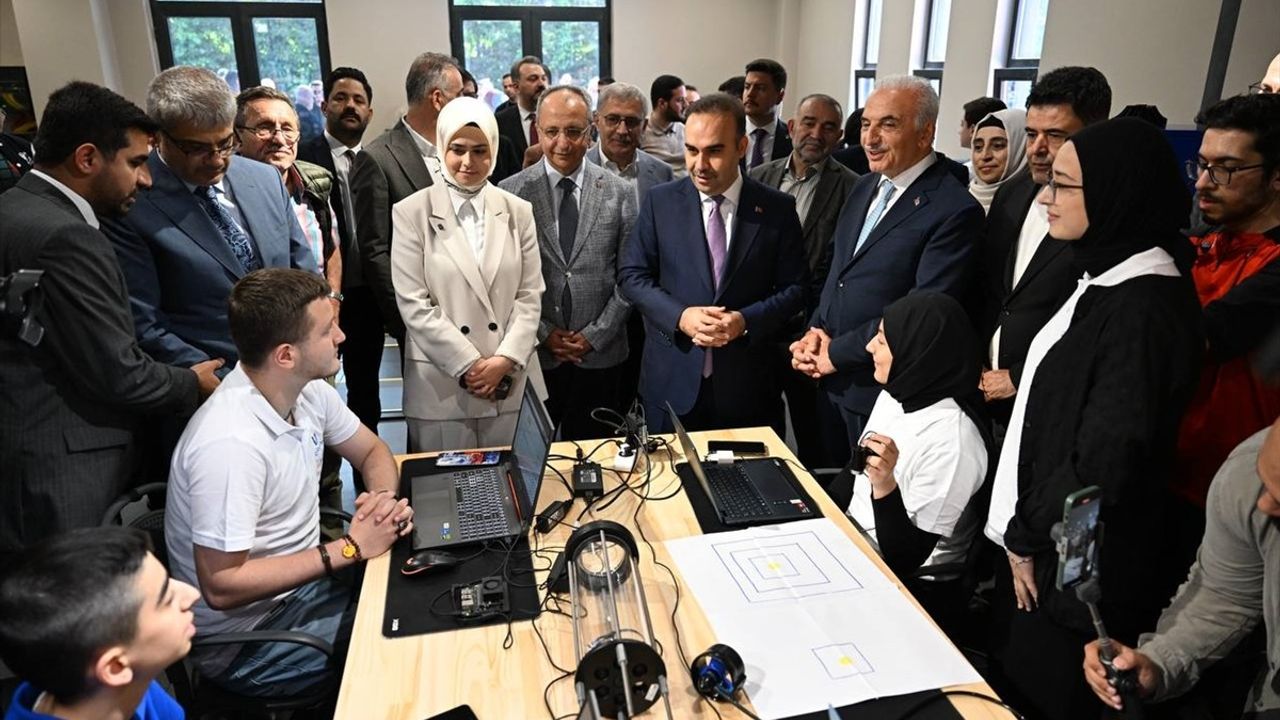 Ümraniye Şehit Mühendis Zahide Güçlü Ekici Bilim Merkezi Açıldı