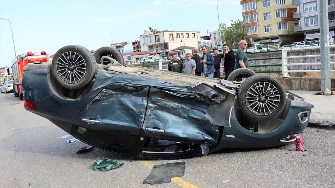 Ünye'de Trafik Kazası: 5 Yaralı