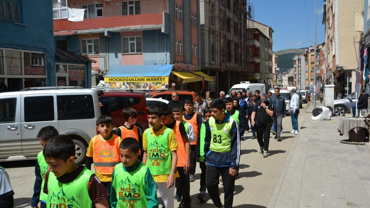 Usta Ailesi İçin Anma Yürüyüşü Düzenlendi