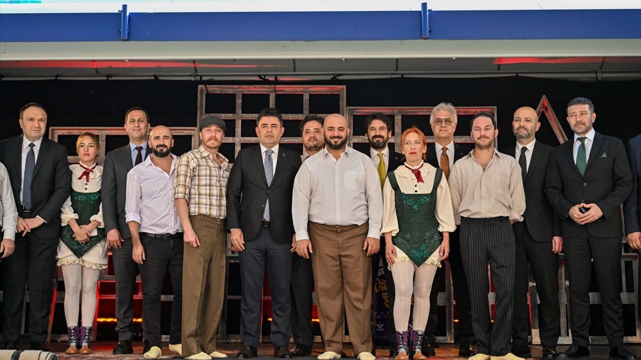 Vagon Sahne Projesiyle Tiyatro Anadolu'yla Buluşuyor