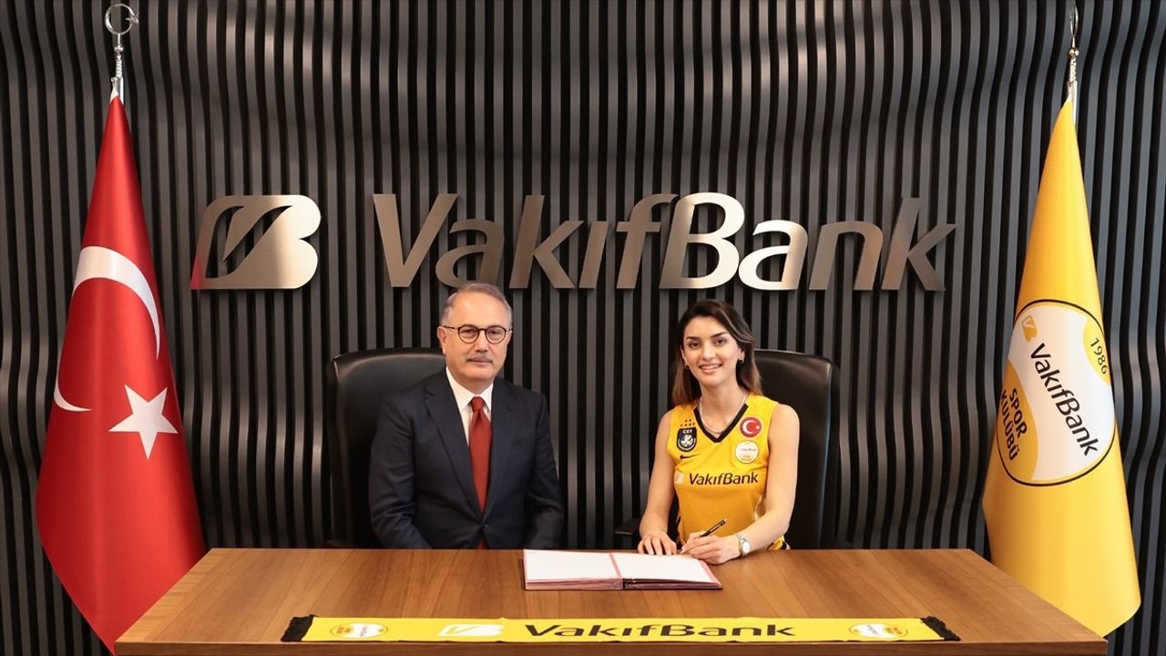 VakıfBank Kadın Voleybol Takımı'na Nehir Kurtulan Transferi