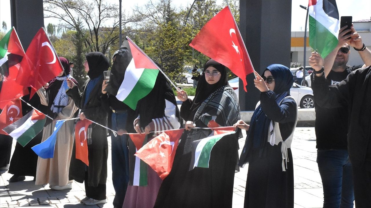 Van'da Filistin İçin Anlamlı Protesto