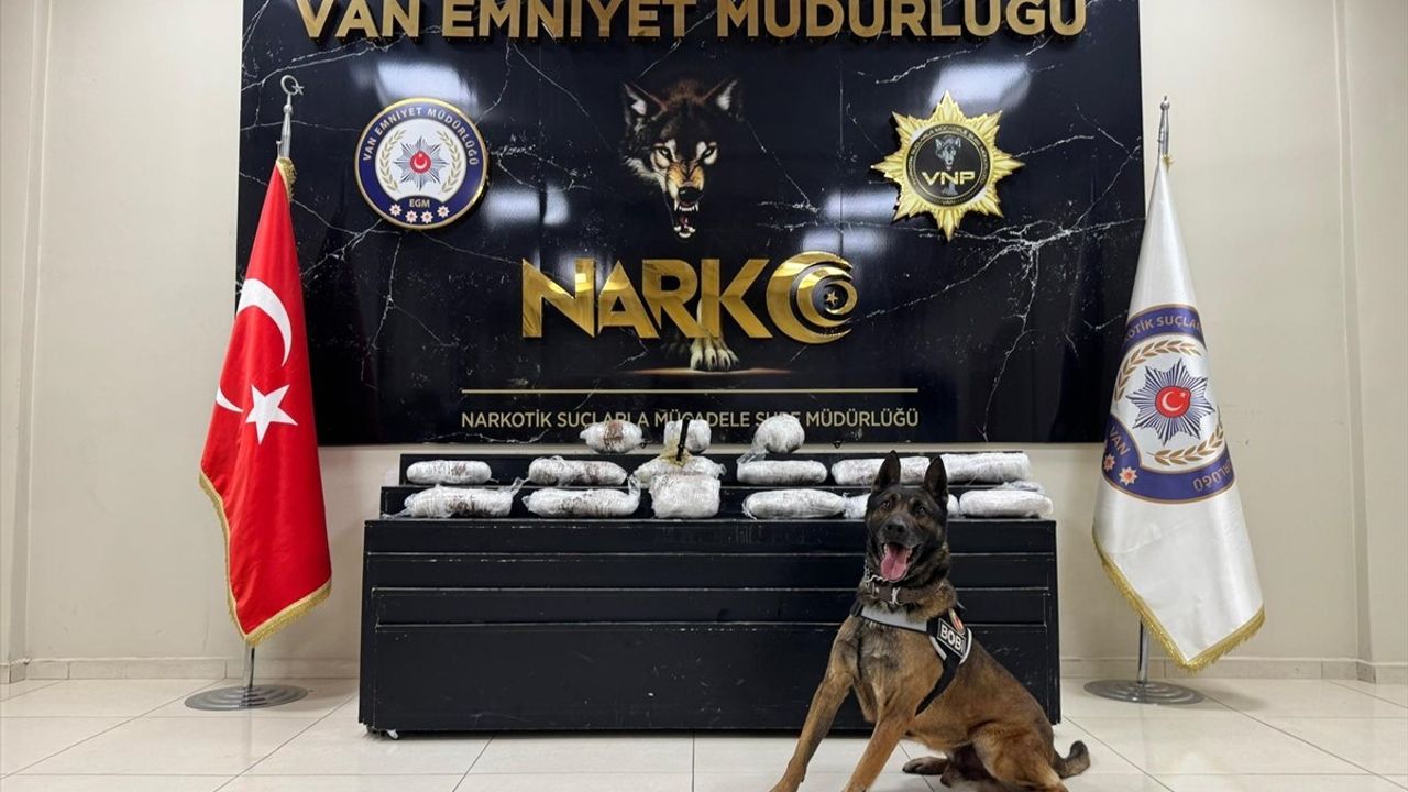 Van'da Uyuşturucu Operasyonu: 147 Kilo Uyuşturucu ve 32 Bin Hap Ele Geçirildi