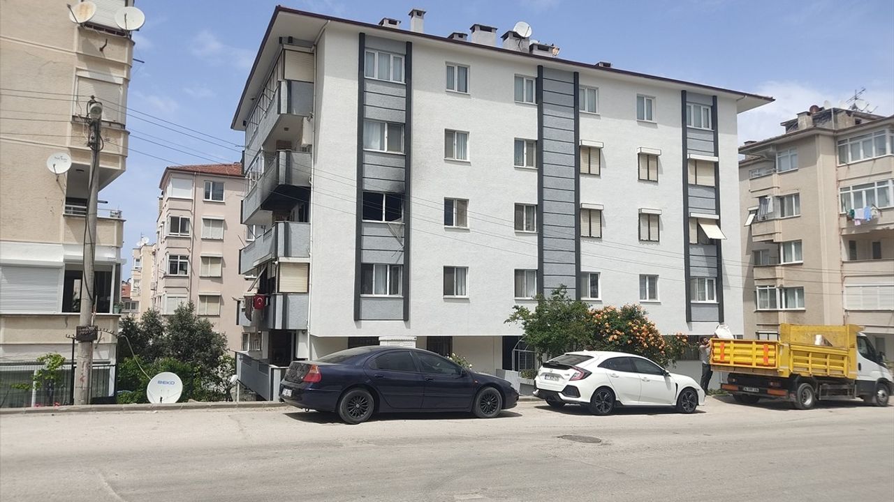 Yalova'da Trajik Yangın: Bir Aile İki Can Kaybetti