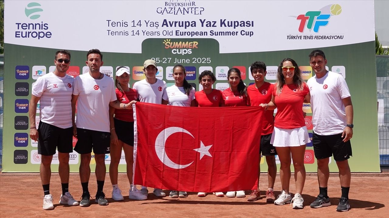 14 Yaş Kız ve Erkek Tenis Milli Takımları Avrupa Yaz Kupası Finallerine Katılıyor
