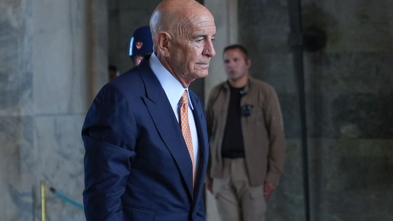 ABD'nin Büyükelçisi Tom Barrack Anıtkabir'i Ziyaret Etti