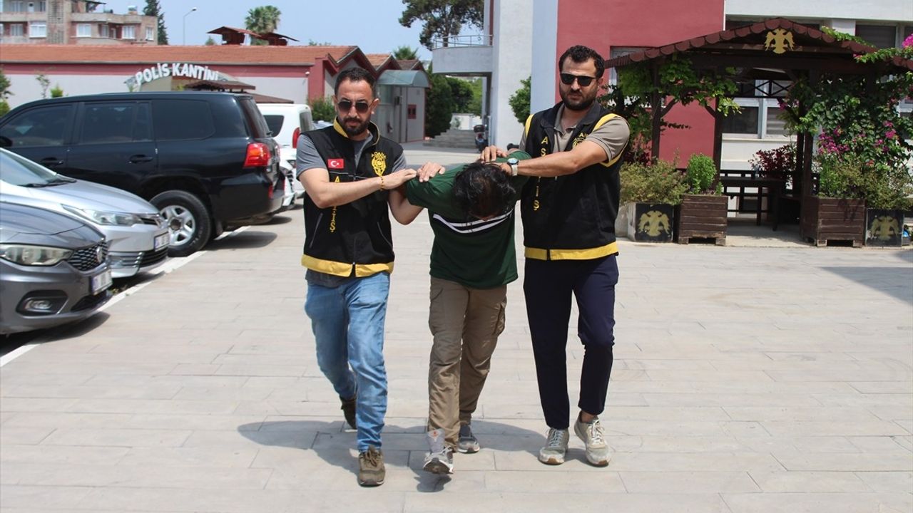 Adana'da Otoyol Kenarında İki Genç Darbedildi, Zanlı Serbest Bırakıldı