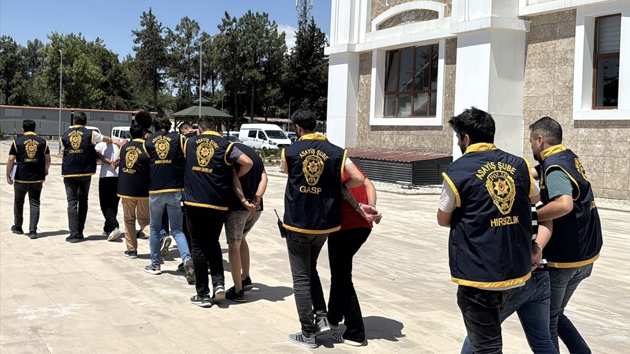 Adıyaman'da Cinayet Soruşturmasında 5 Şüpheli Tutuklandı