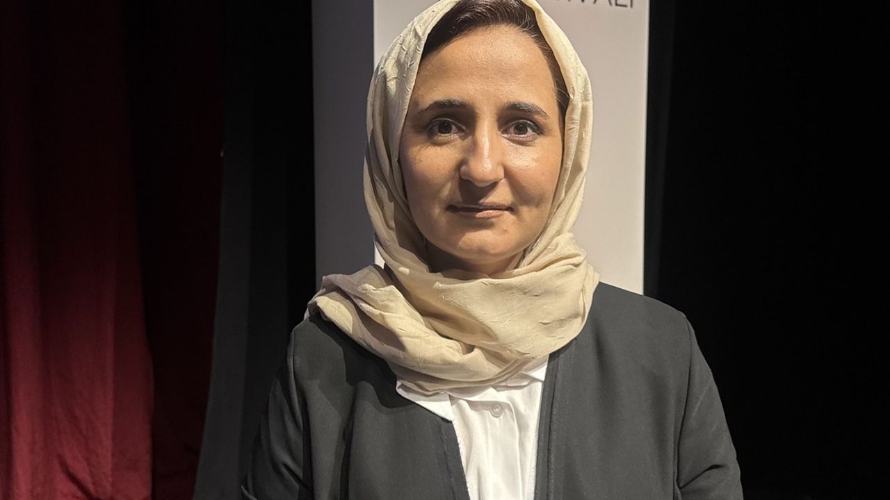 Afganistanlı Sinema Yönetmeni Vega Moqarabi Türkiye'de Genç Sinemacılara İlham Veriyor