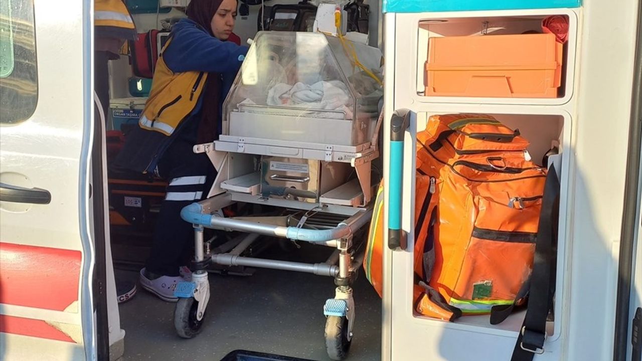 Ağrı'dan Prematüre Bebek Ankara'ya Nakledildi