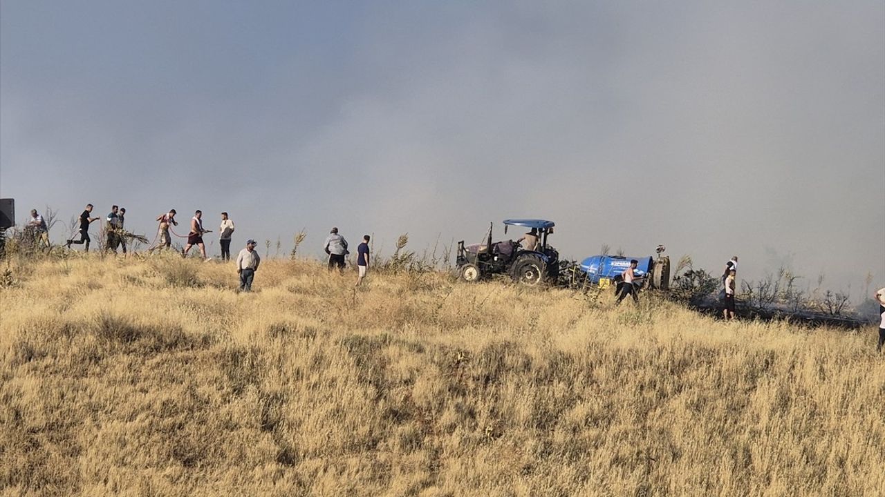 Ahmetli'de Orman Yangınına Müdahale Başlatıldı
