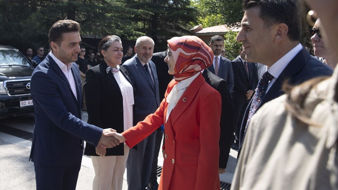 Aile ve Sosyal Hizmetler Bakanı Göktaş Tunceli Valiliğini Ziyaret Etti