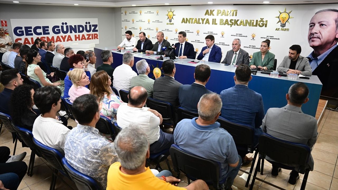 AK Parti Antalya'da Bayramlaşma Töreni