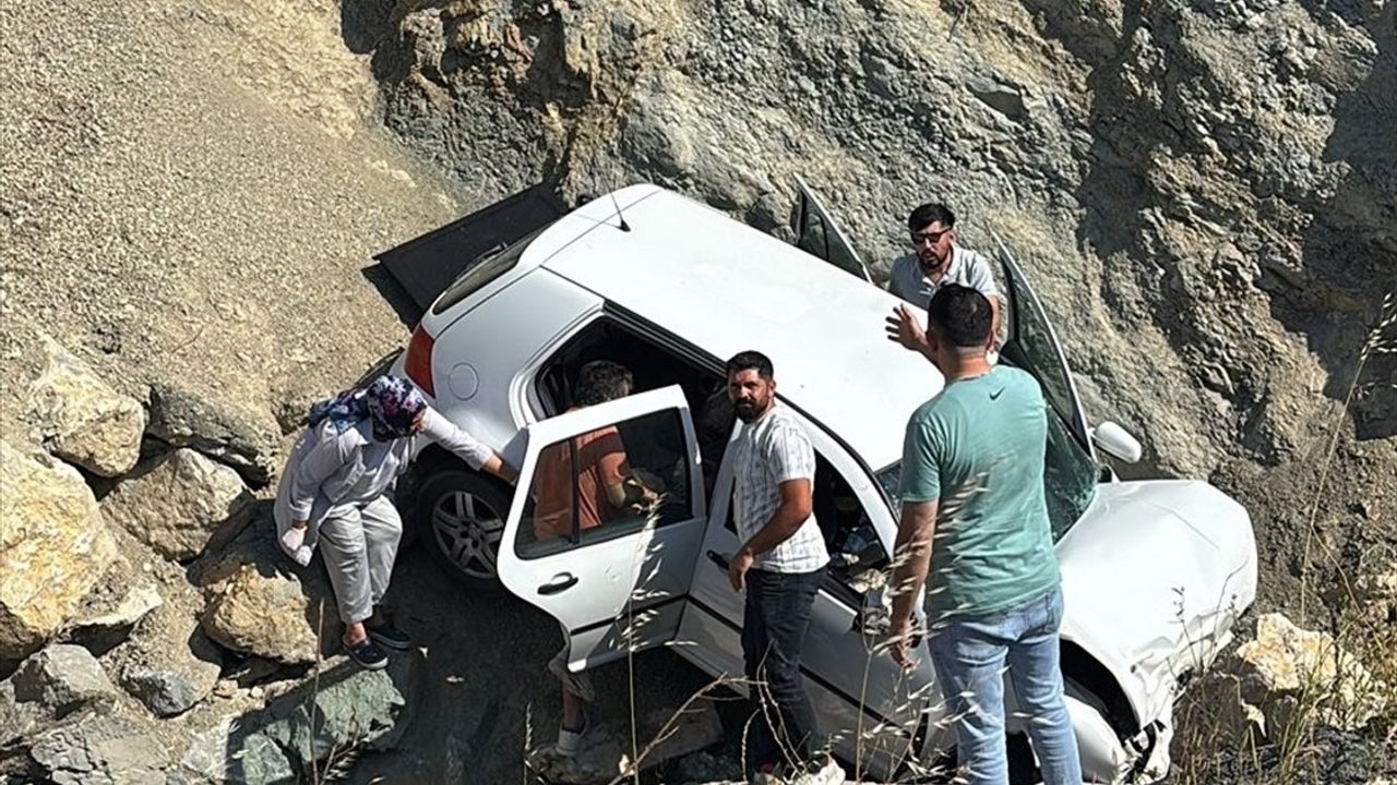 Akhisar'da Menfeze Düşen Araçta Acı Kayb