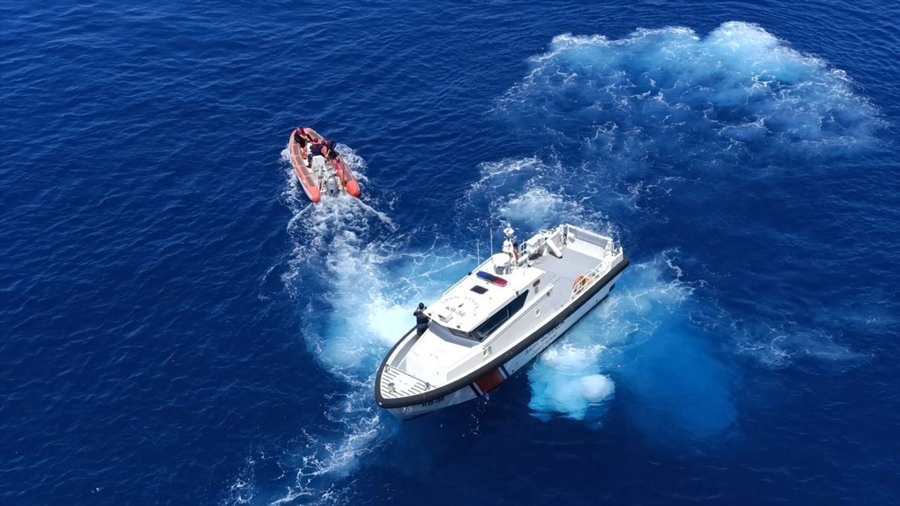 Alanya'da Mahsur Kalan Keçi Kurtarıldı