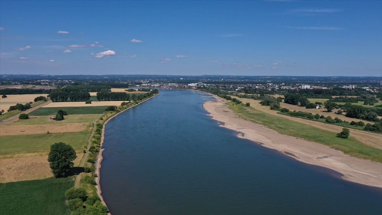 Almanya'da Kuraklık ve Ren Nehri'ndeki Düşen Su Seviyeleri