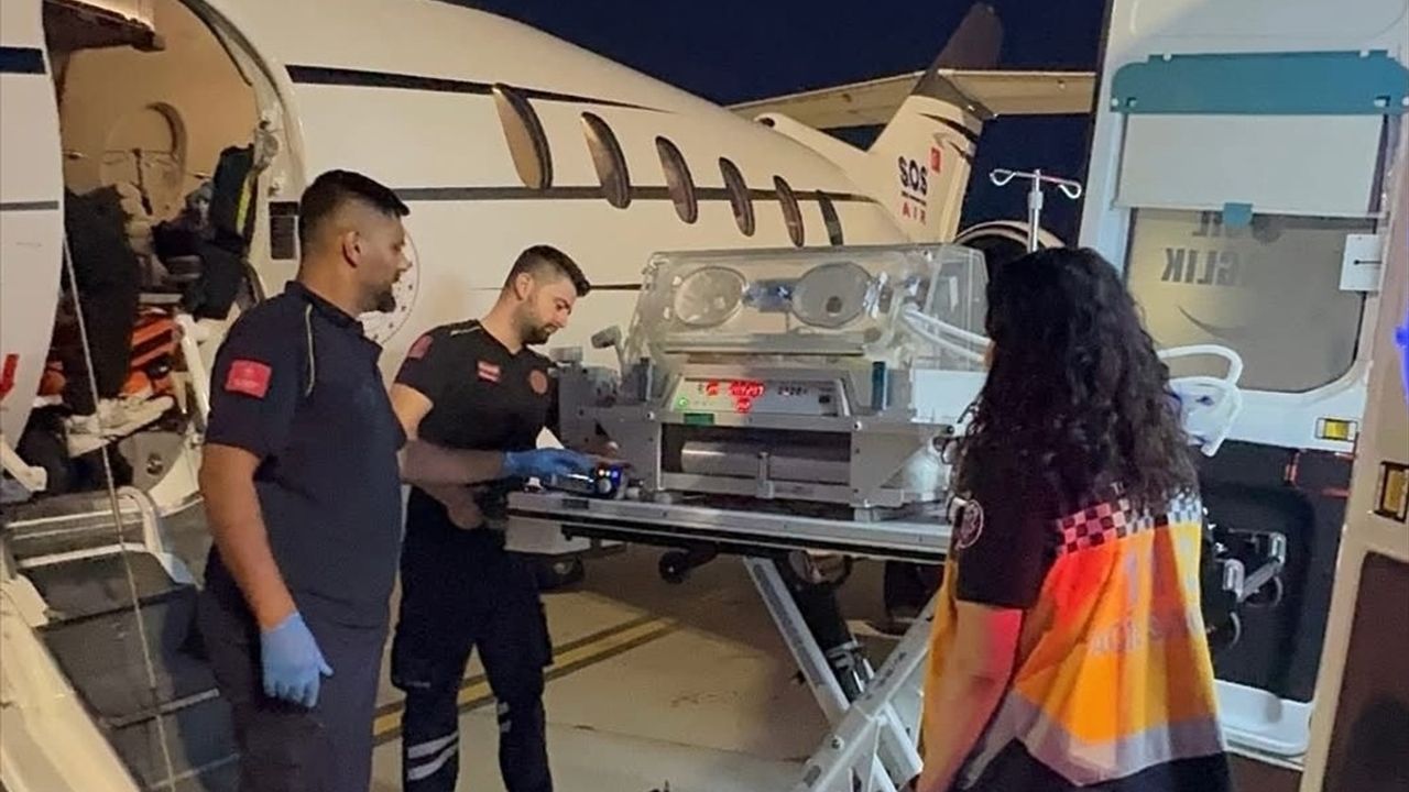 Ambulans Uçakla Kalp Hastası Bebek Ankara'ya Sevk Edildi